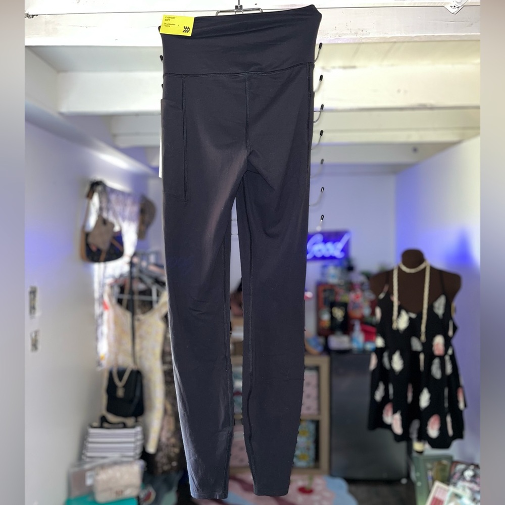 NWT all in motion Every Day Soft Ultra High Rise Leggings Yoga Pants w Pockets